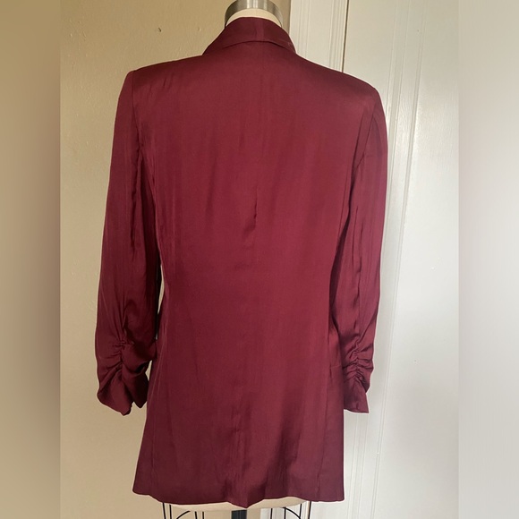 Tart Collections Draped Kia Blazer in Cabernet - Picture 2 of 4